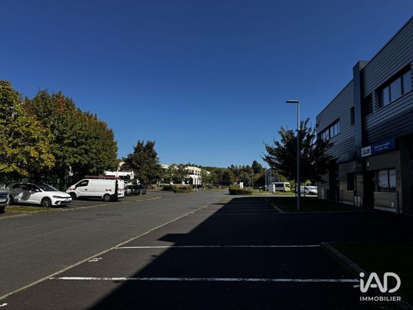 Location local d’activité 416 m² Villejust