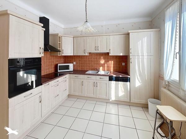 Maison à vendre 124 890 € Dun-le-Palestel 6 p 136 m² DPE E