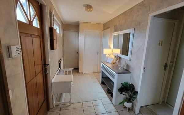 Maison à vendre    2 pièces • 143 m2 Meaux