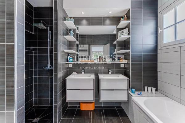 MAGNIFIQUE VILLA GAUME AVEC PISCINE ET 6 CHAMBRES