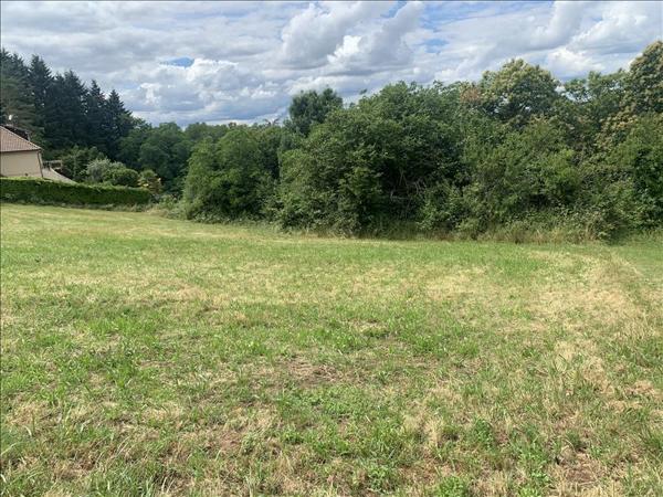 Terrain à vendre |  Ussac |  3789 m²