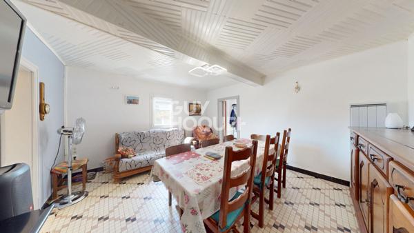 A VENDRE : Authentique corps de ferme avec dépendances et terrain de 4,9 ha