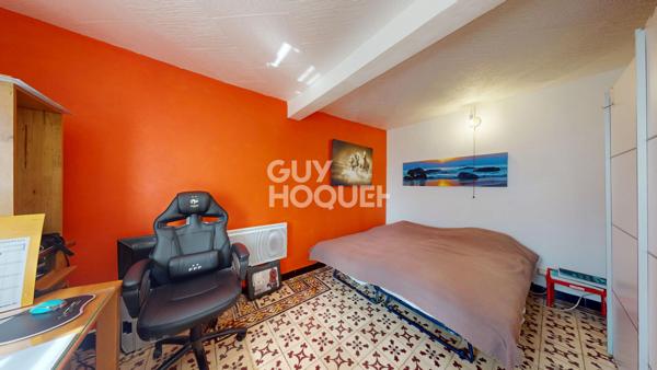 A VENDRE : Authentique corps de ferme avec dépendances et terrain de 4,9 ha