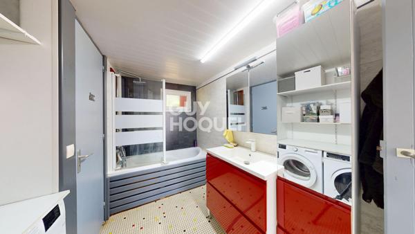 A VENDRE : Authentique corps de ferme avec dépendances et terrain de 4,9 ha