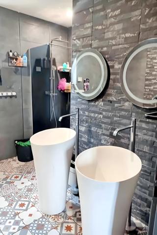 Tournus (71700) Maison P10 rénovée avec piscine, dépendance aménagée et tout le confort moderne