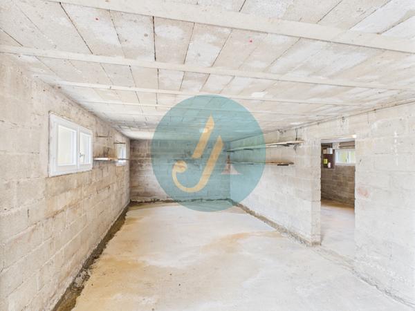 La Chapelle-d'Angillon (18380) Pavillon sur sous-sol 4 chambres avec grand terrain à La Chapelle d’Angillon - Parfait pour une famille ou inv