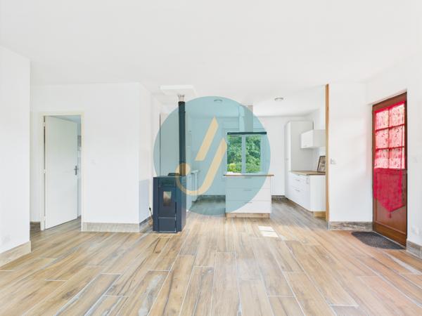 La Chapelle-d'Angillon (18380) Pavillon sur sous-sol 4 chambres avec grand terrain à La Chapelle d’Angillon - Parfait pour une famille ou inv