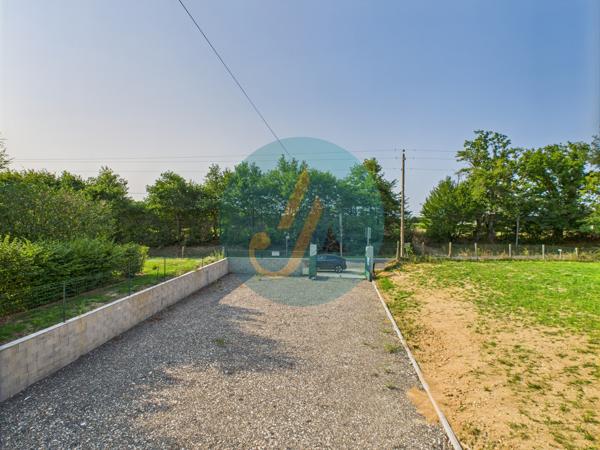 La Chapelle-d'Angillon (18380) Pavillon sur sous-sol 4 chambres avec grand terrain à La Chapelle d’Angillon - Parfait pour une famille ou inv