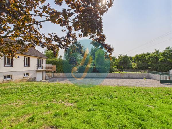 La Chapelle-d'Angillon (18380) Pavillon sur sous-sol 4 chambres avec grand terrain à La Chapelle d’Angillon - Parfait pour une famille ou inv