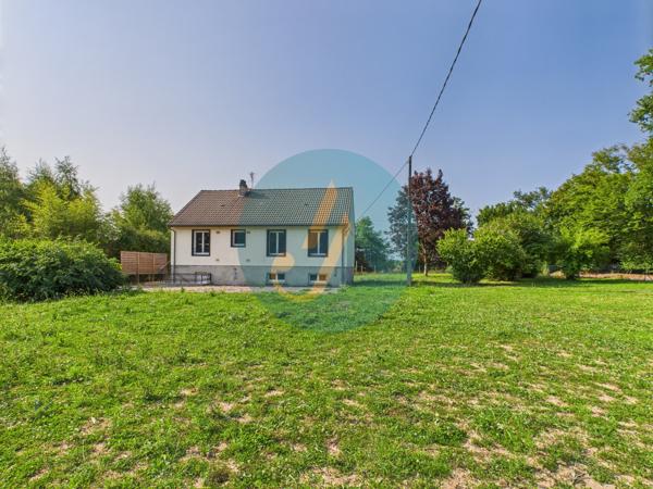 La Chapelle-d'Angillon (18380) Pavillon sur sous-sol 4 chambres avec grand terrain à La Chapelle d’Angillon - Parfait pour une famille ou inv