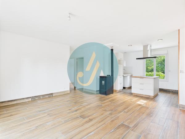 La Chapelle-d'Angillon (18380) Pavillon sur sous-sol 4 chambres avec grand terrain à La Chapelle d’Angillon - Parfait pour une famille ou inv