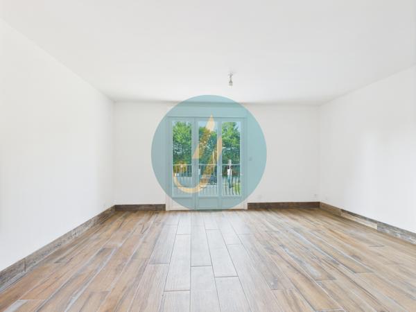 La Chapelle-d'Angillon (18380) Pavillon sur sous-sol 4 chambres avec grand terrain à La Chapelle d’Angillon - Parfait pour une famille ou inv