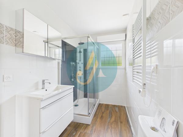 La Chapelle-d'Angillon (18380) Pavillon sur sous-sol 4 chambres avec grand terrain à La Chapelle d’Angillon - Parfait pour une famille ou inv