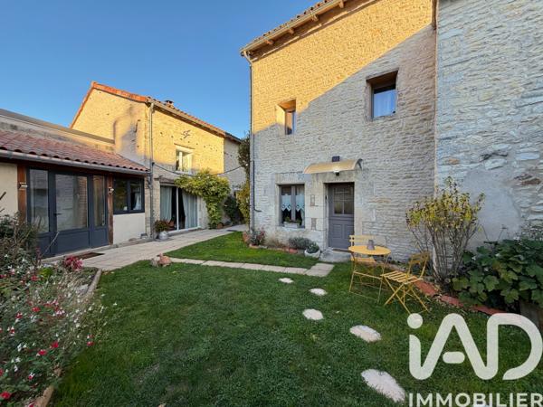 Maison à vendre 7 pièces 202 m² Neuville-de-Poitou