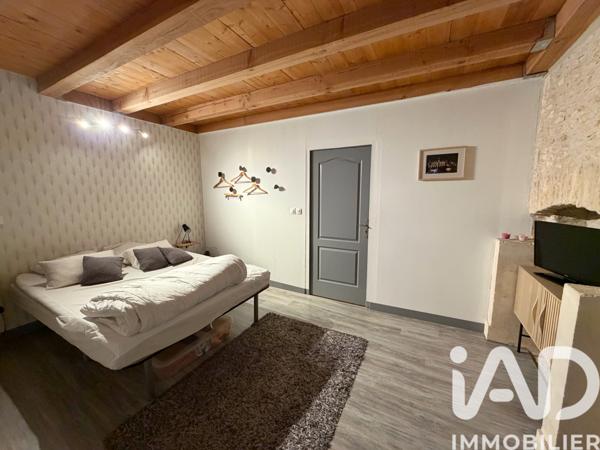 Maison à vendre 7 pièces 202 m² Neuville-de-Poitou