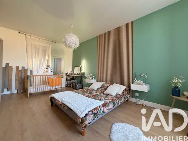 Maison à vendre 7 pièces 202 m² Neuville-de-Poitou