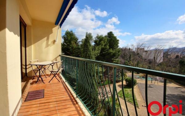 Appartement à vendre    2 pièces • 51,42 m2 Marseille 12