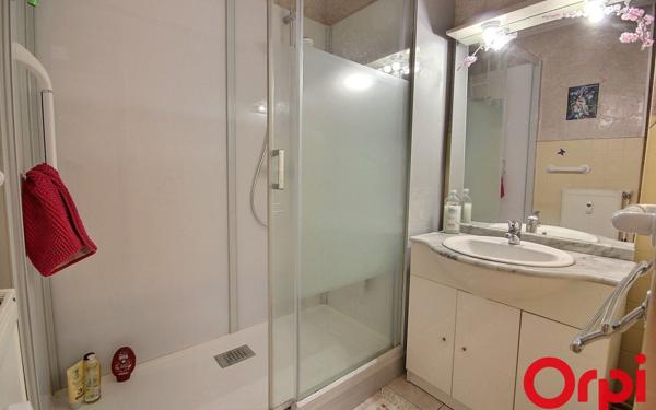 Appartement à vendre    2 pièces • 51,42 m2 Marseille 12