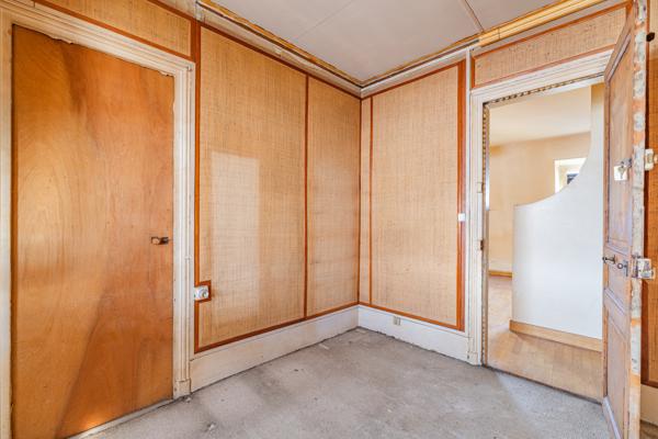 Secteur Place des Vosges - 3 pièces traversant - Dernier étage