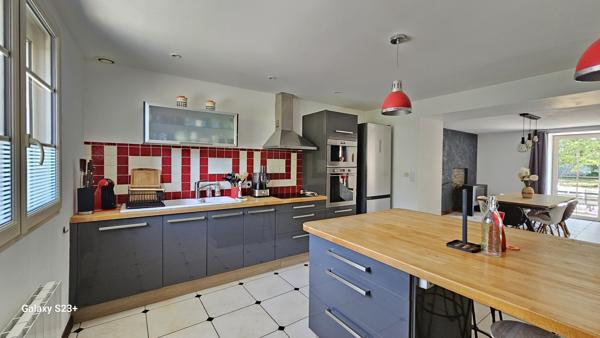 BELLE MAISON EN PIERRE 175 M² AVEC GRAND JARDIN DE 1491 M²
