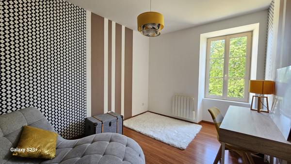 BELLE MAISON EN PIERRE 175 M² AVEC GRAND JARDIN DE 1491 M²