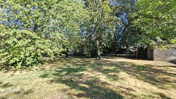 BELLE MAISON EN PIERRE 175 M² AVEC GRAND JARDIN DE 1491 M²