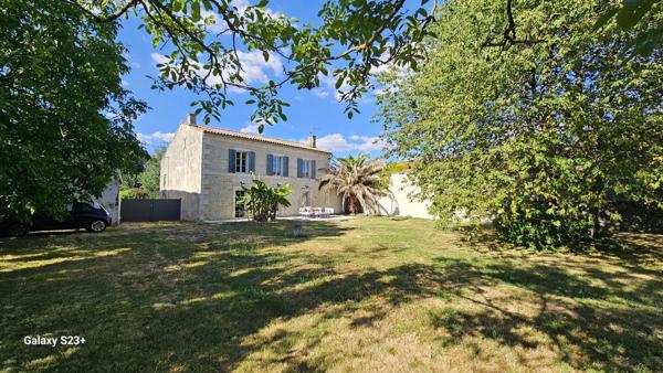 BELLE MAISON EN PIERRE 175 M² AVEC GRAND JARDIN DE 1491 M²