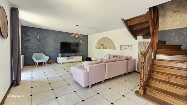 BELLE MAISON EN PIERRE 175 M² AVEC GRAND JARDIN DE 1491 M²