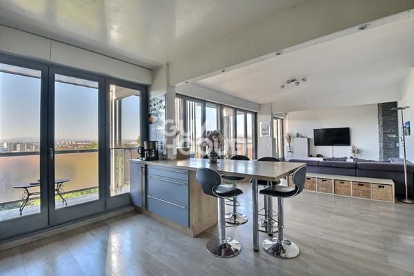 À vendre : Superbe appartement rénové T5 de 106 m² avec balcon et vue dégagée, cave, secteur Grange Blanche, Lyon 3 (69003)
