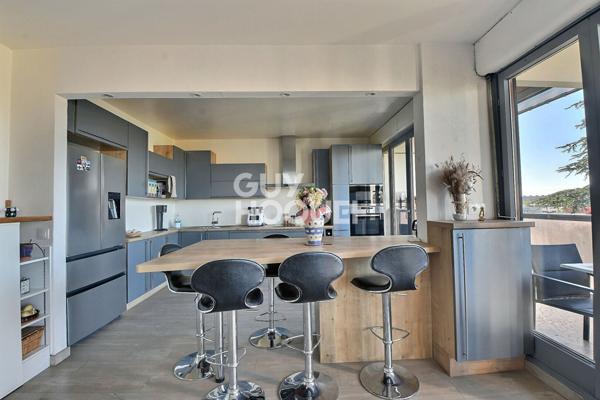 À vendre : Superbe appartement rénové T5 de 106 m² avec balcon et vue dégagée, cave, secteur Grange Blanche, Lyon 3 (69003)