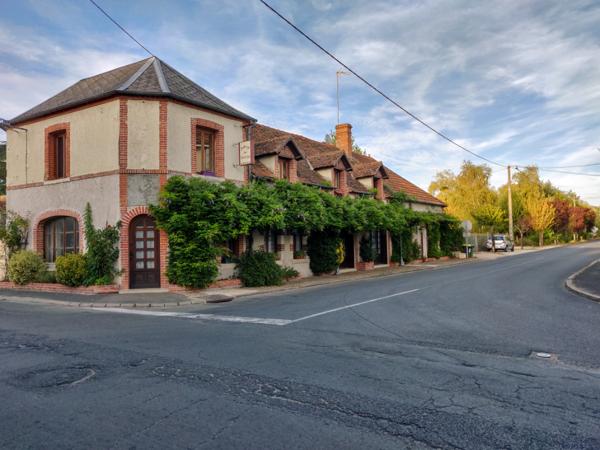 Immeuble La Ferté-Saint-Cyr environ 340 m2
