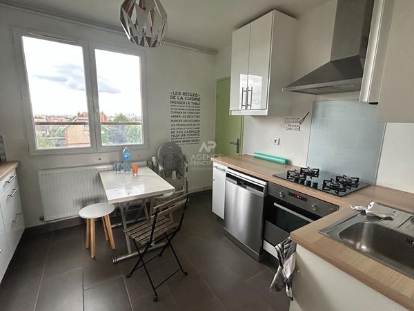 Appartement Le Mesnil Le Roi 4 pièce(s) Loyer 1 350 €/mois charges comprises **  - Référence  13610