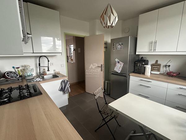 Appartement Le Mesnil Le Roi 4 pièce(s) Loyer 1 350 €/mois charges comprises **  - Référence  13610