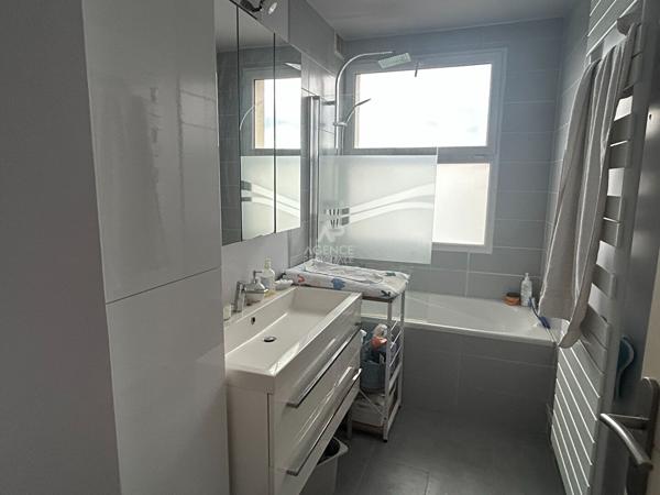 Appartement Le Mesnil Le Roi 4 pièce(s) Loyer 1 350 €/mois charges comprises **  - Référence  13610