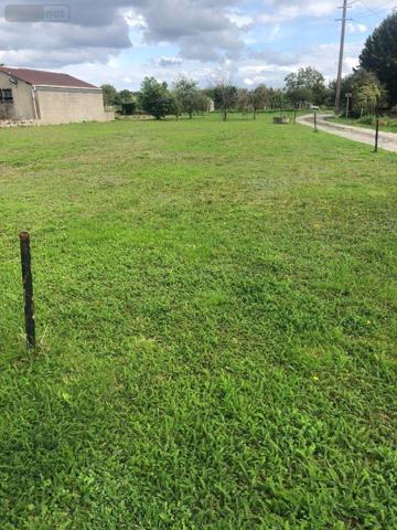 Terrain à Batir à vendre à Saint-Amand-Montrond dans le Cher (18200), ref : 18022/748