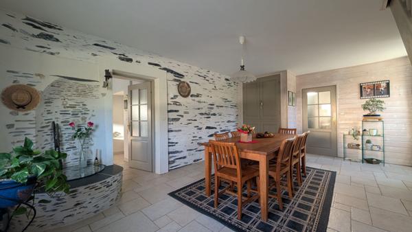 Maison de caractère rénovée BRAIN SUR L AUTHION 3 chambres