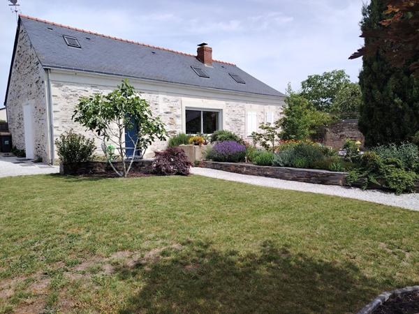 Maison de caractère rénovée BRAIN SUR L AUTHION 3 chambres