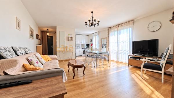 Vente
                Appartement65,34 m² - 3 Pièces -
                    LES SABLES D OLONNE (85340)