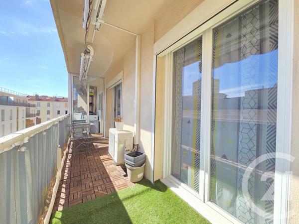 Appartement F3 à vendre  3 pièces - 72 m 2   LA VALETTE DU VAR  - 83