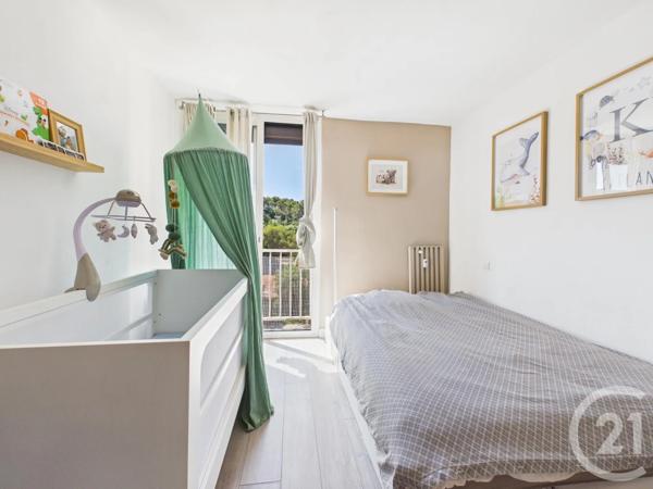 Appartement F3 à vendre  3 pièces - 72 m 2   LA VALETTE DU VAR  - 83