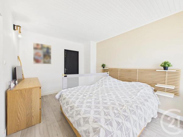 Appartement F3 à vendre  3 pièces - 72 m 2   LA VALETTE DU VAR  - 83