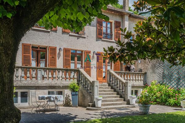 Saint-Égrève · Deux maisons de caractère dans les dépendances de Barnave