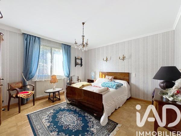 Maison à vendre 7 pièces 164 m² Saint-Georges-de-Luzençon