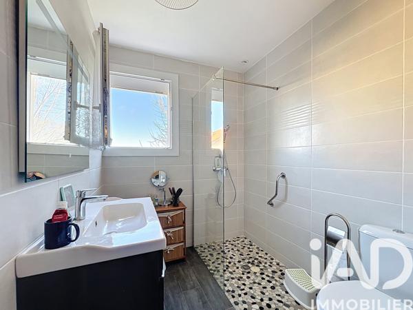 Maison à vendre 7 pièces 164 m² Saint-Georges-de-Luzençon