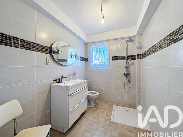Maison à vendre 7 pièces 164 m² Saint-Georges-de-Luzençon