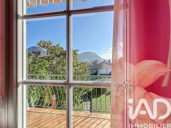 Maison à vendre 7 pièces 164 m² Saint-Georges-de-Luzençon