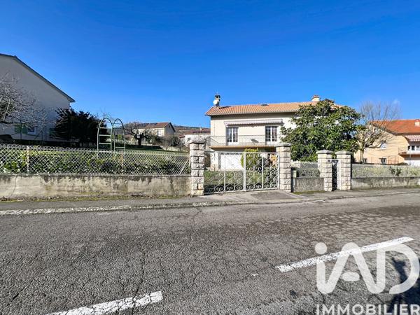 Maison à vendre 7 pièces 164 m² Saint-Georges-de-Luzençon