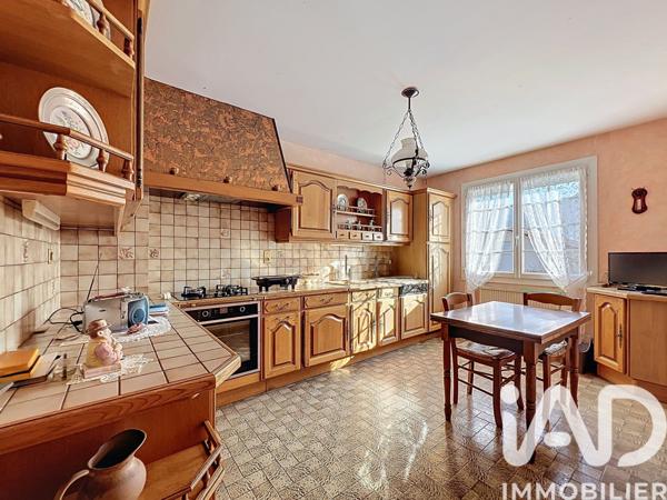 Maison à vendre 7 pièces 164 m² Saint-Georges-de-Luzençon