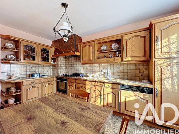 Maison à vendre 7 pièces 164 m² Saint-Georges-de-Luzençon