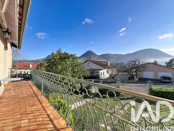 Maison à vendre 7 pièces 164 m² Saint-Georges-de-Luzençon